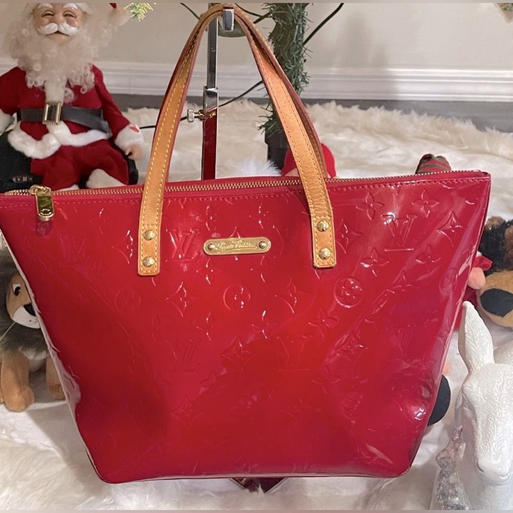 AUTHENTICATED Louis Vuitton Bellevue PM, Red Vernis w/Dust Cover